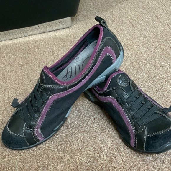 Hush puppies in black leather/suede with purple detail sneaker shoe in size 37 - Picture 3 of 10